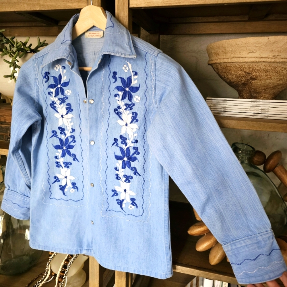 VTG 70s Embroidered Denim Pearl Snap Western Shirt Jacket Coastal Cowgirl